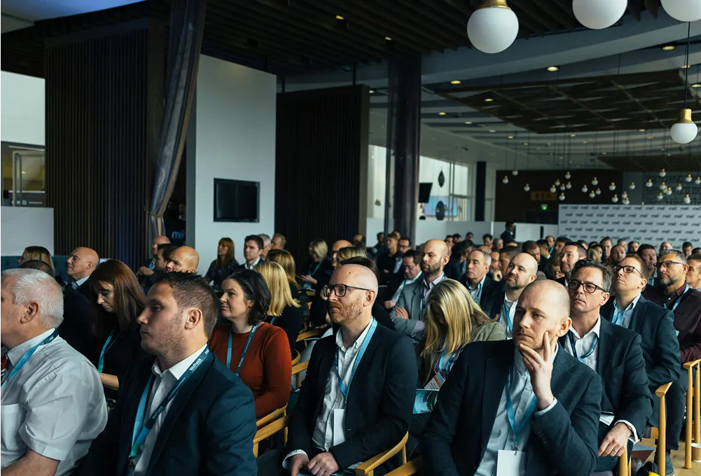 6802551192d589943ad266f3_convention meeting_summit